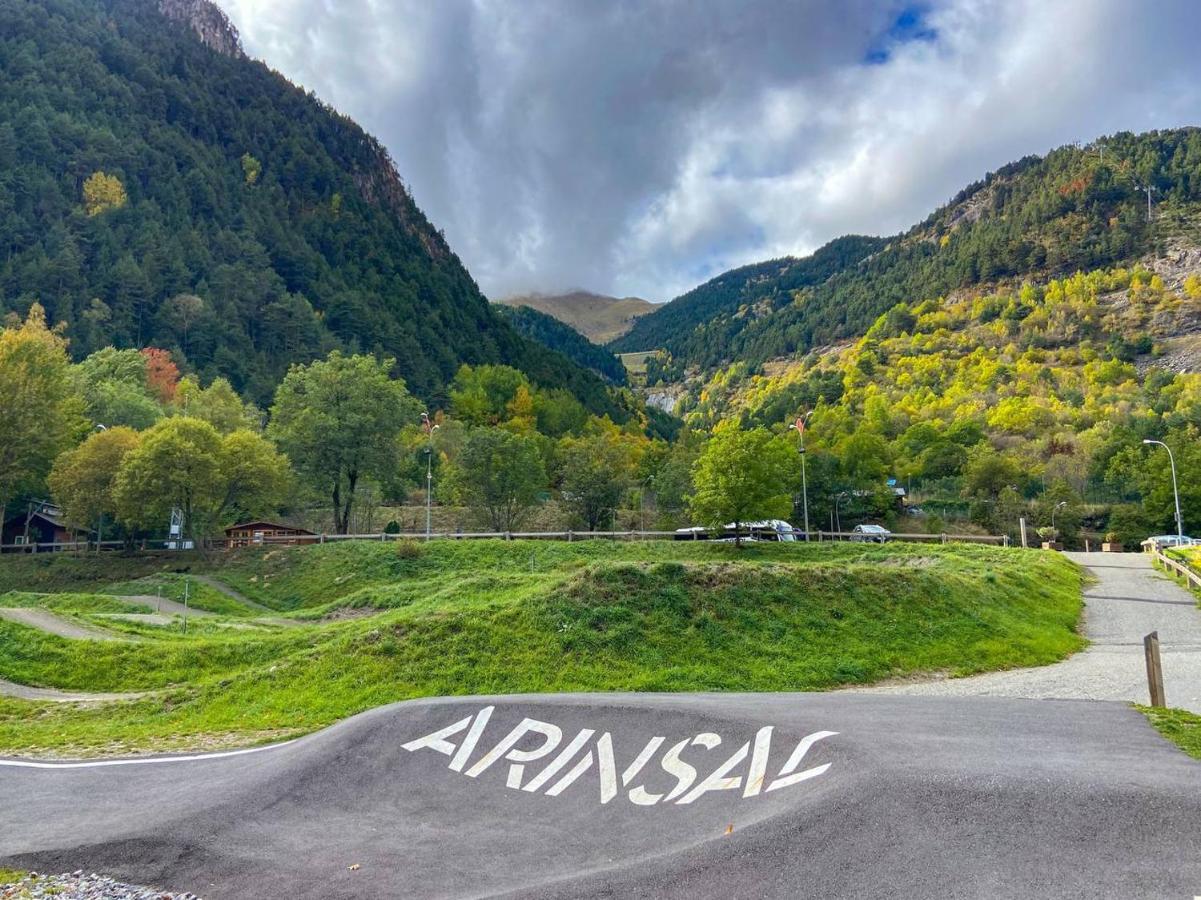 Uenik - Rustico & Moderno En Arinsal - Esqui Lägenhet Mas de Ribafeta Exteriör bild
